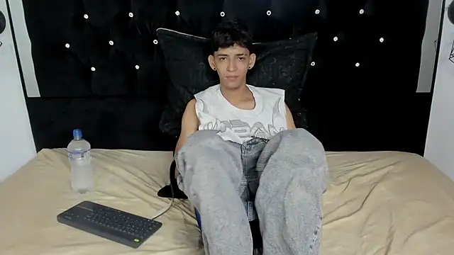 Sebas cat online show from March 4, 1:35 am