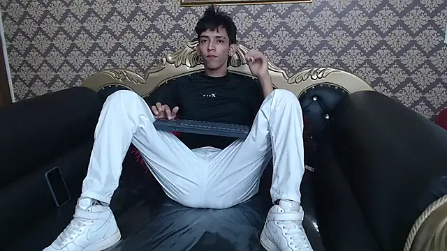 Sebas cat online show from September 30, 8:59 pm