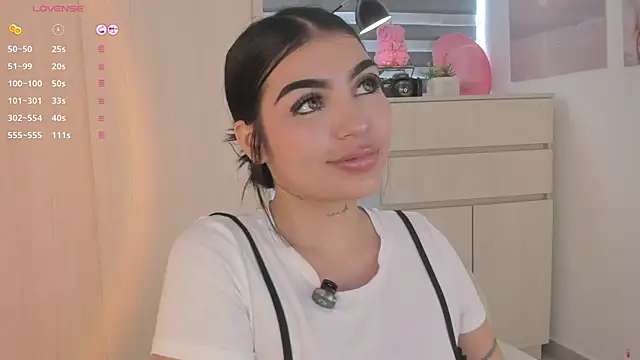 EmmyKenner online show from October 18, 12:29 pm