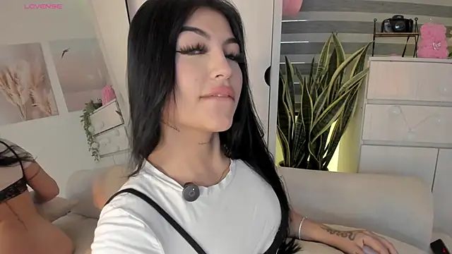 EmmyKenner online show from February 7, 11:51 am