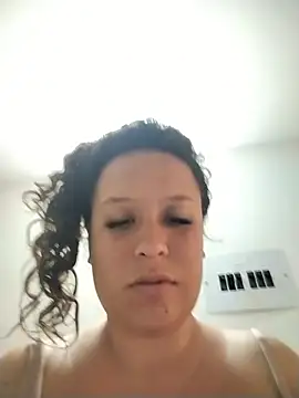 Snapshot of You-sexy-starr chatting on June 22, 8:28 pm You-sexy-starr online show from June 22, 8:28 pm