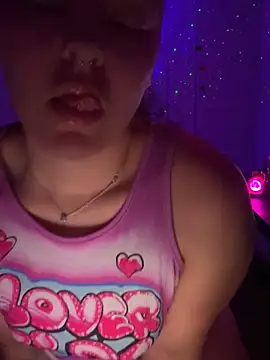 Snapshot of babykalirose chatting on September 19, 1:20 am babykalirose online show from September 19, 1:20 am