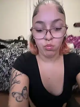 Snapshot of babykalirose chatting on February 10, 2:54 am babykalirose online show from February 10, 2:54 am