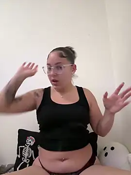 Snapshot of babykalirose chatting on November 2, 3:55 am babykalirose online show from November 2, 3:55 am