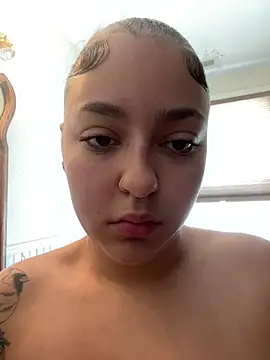 Snapshot of babykalirose chatting on February 2, 4:28 pm babykalirose online show from February 2, 4:28 pm