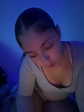 Snapshot of babykalirose chatting on September 22, 2:17 am babykalirose online show from September 22, 2:17 am