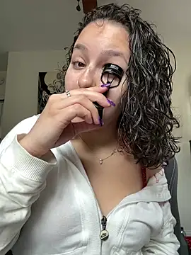 babykalirose online show from April 29, 2:54 pm