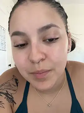 babykalirose online show from April 17, 1:47 pm