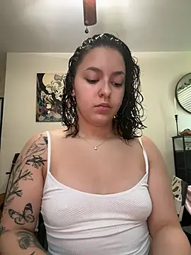 babykalirose online show from May 1, 8:03 pm