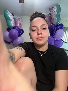babykalirose online show from April 23, 6:31 pm