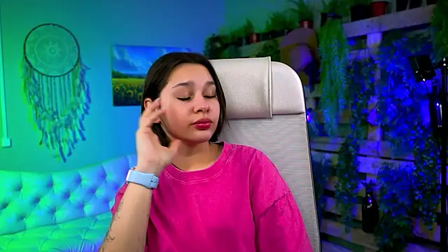 KimClarks  online show from February 19, 2:47 pm