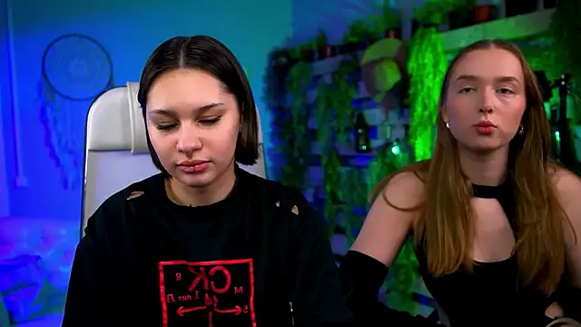 KimClarks  online show from February 28, 12:49 pm