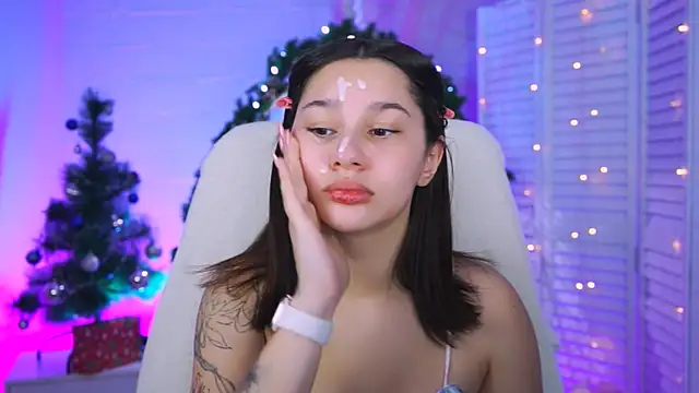 KimClarks  online show from December 15, 1:17 pm