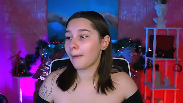 KimClarks  online show from December 17, 12:32 pm