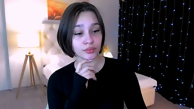 KimClarks  online show from February 17, 4:04 pm