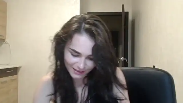 Silviaa a online show from November 6, 8:24 pm