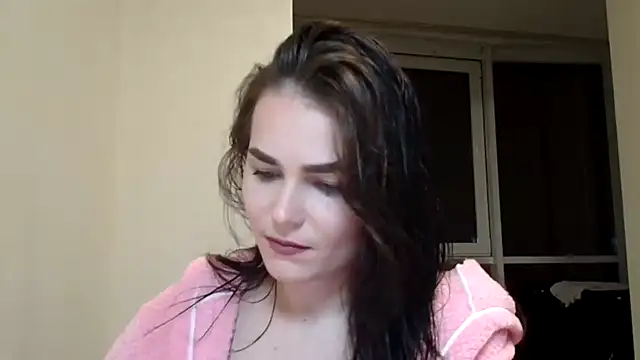 Silviaa a online show from November 20, 8:31 pm