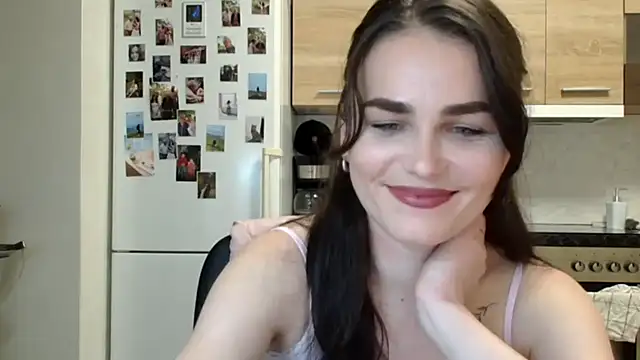 Silviaa a online show from December 1, 8:10 pm