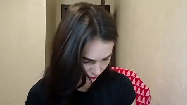 Silviaa a online show from February 14, 5:13 pm