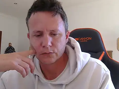 TroyDieselXXX online show from May 3, 11:47 am