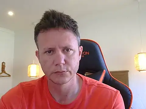 Snapshot of TroyDieselXXX chatting on December 2, 5:20 am TroyDieselXXX online show from December 2, 5:20 am