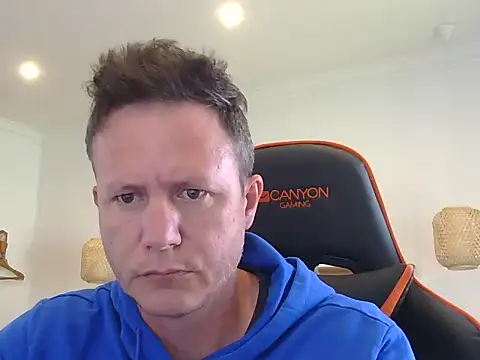 Snapshot of TroyDieselXXX chatting on December 3, 5:30 am TroyDieselXXX online show from December 3, 5:30 am