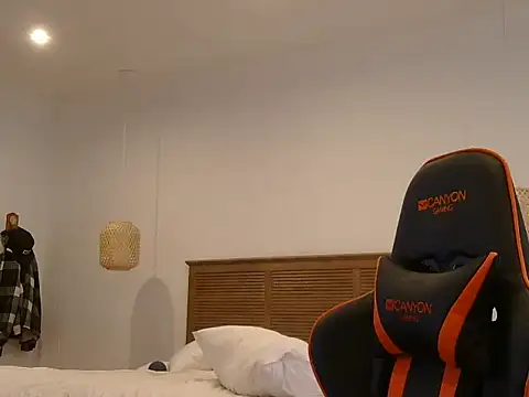 TroyDieselXXX online show from February 25, 8:47 am