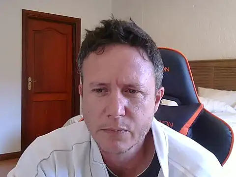 Snapshot of TroyDieselXXX chatting on June 12, 7:17 am TroyDieselXXX online show from June 12, 7:17 am