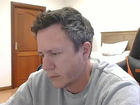 Snapshot of TroyDieselXXX chatting on June 22, 5:04 am TroyDieselXXX online show from June 22, 5:04 am