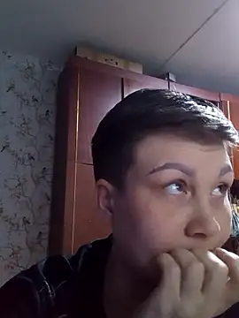 MoonIrene online show from February 9, 5:00 pm