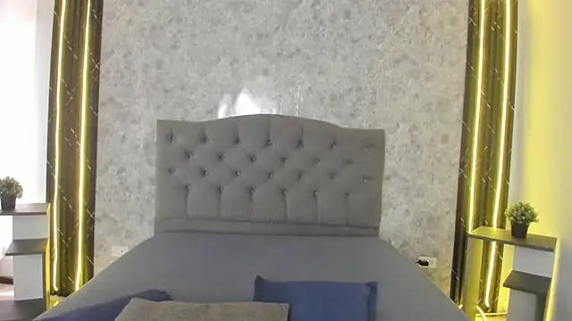 Snapshot of GiannaSlimJB chatting on February 20, 7:27 pm GiannaSlimJB online show from February 20, 7:27 pm