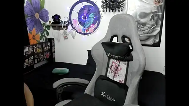 Luna0ciaran online show from November 1, 5:57 am