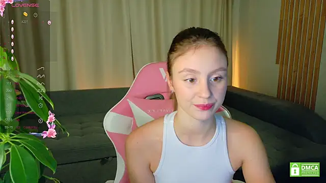 Snapshot of sweet_loopy chatting on October 21, 4:17 pm sweet loopy online show from October 21, 4:17 pm