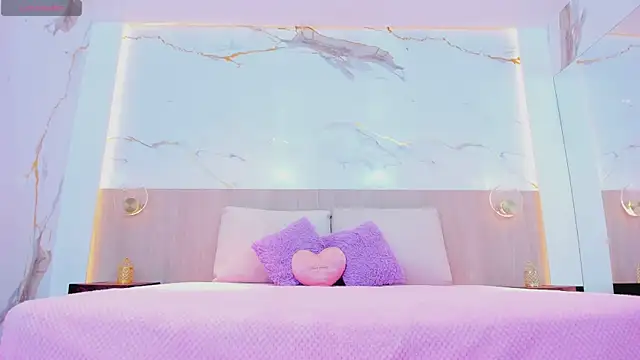 Snapshot of susan_elliot chatting on December 1, 11:44 am susan elliot online show from December 1, 11:44 am