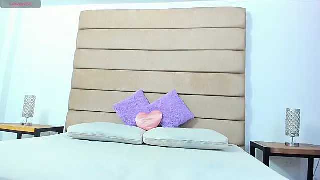 Snapshot of susan_elliot chatting on November 10, 7:30 pm susan elliot online show from November 10, 7:30 pm