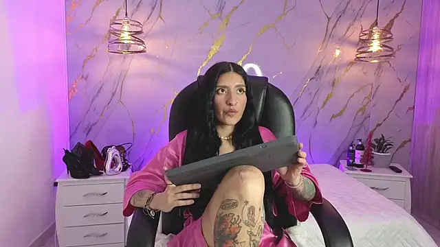 Scaarlettfox online show from December 18, 3:11 am