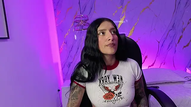 Scaarlettfox online show from November 30, 7:47 pm