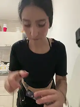 Scaarlettfox online show from January 6, 7:29 pm