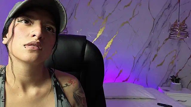 Scaarlettfox online show from December 1, 7:26 pm