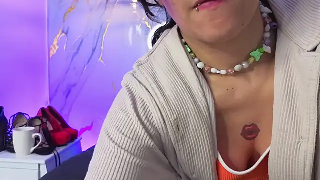 Scaarlettfox online show from March 25, 7:46 pm