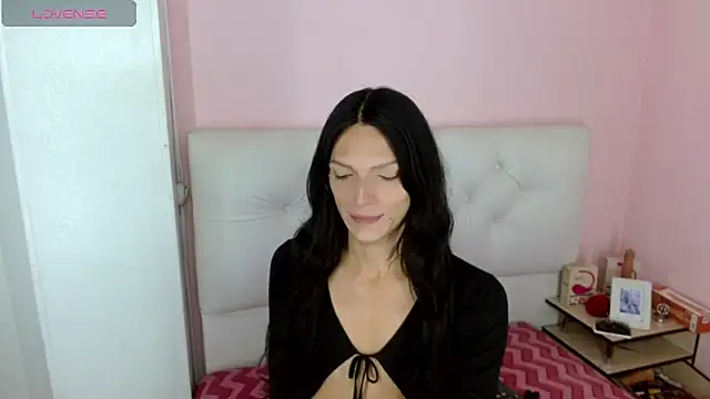 Snapshot of x_isabella_x chatting on February 11, 6:41 pm x isabella x online show from February 11, 6:41 pm