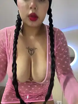 Snapshot of lucialauper_ chatting on June 12, 12:52 am lucialauper online show from June 12, 12:52 am