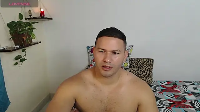 Snapshot of Tim_mz01 chatting on July 16, 5:21 pm Tim mz01 online show from July 16, 5:21 pm