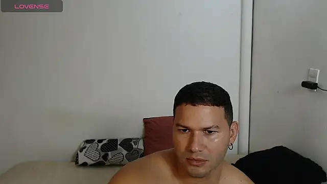 Snapshot of Tim_mz01 chatting on June 7, 9:09 pm Tim mz01 online show from June 7, 9:09 pm