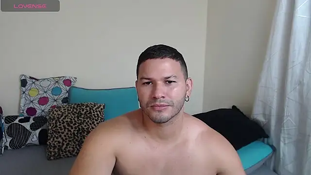 Snapshot of Tim_mz01 chatting on May 12, 1:39 pm Tim mz01 online show from May 12, 1:39 pm