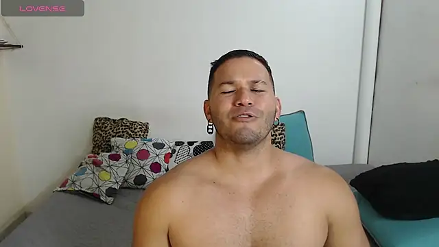 Snapshot of Tim_mz01 chatting on May 31, 6:20 pm Tim mz01 online show from May 31, 6:20 pm