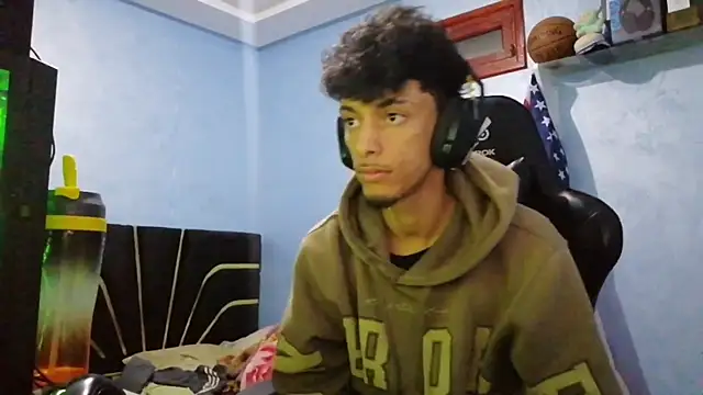 Snapshot of Dark_DesireX chatting on February 19, 1:02 am Dark DesireX online show from February 19, 1:02 am