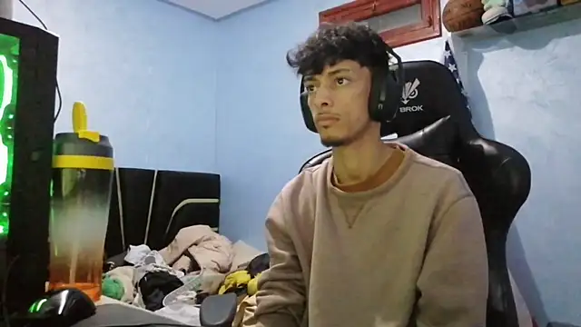 Snapshot of Dark_DesireX chatting on February 15, 12:00 am Dark DesireX online show from February 15, 12:00 am