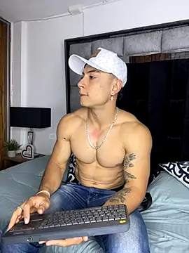 Snapshot of MR_MUSCLE chatting on October 8, 11:34 am MR MUSCLE online show from October 8, 11:34 am