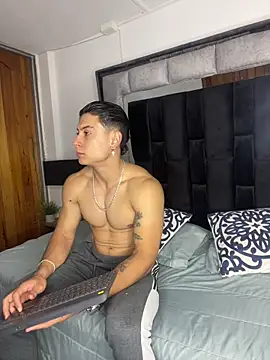 Snapshot of MR_MUSCLE chatting on October 9, 11:33 am MR MUSCLE online show from October 9, 11:33 am